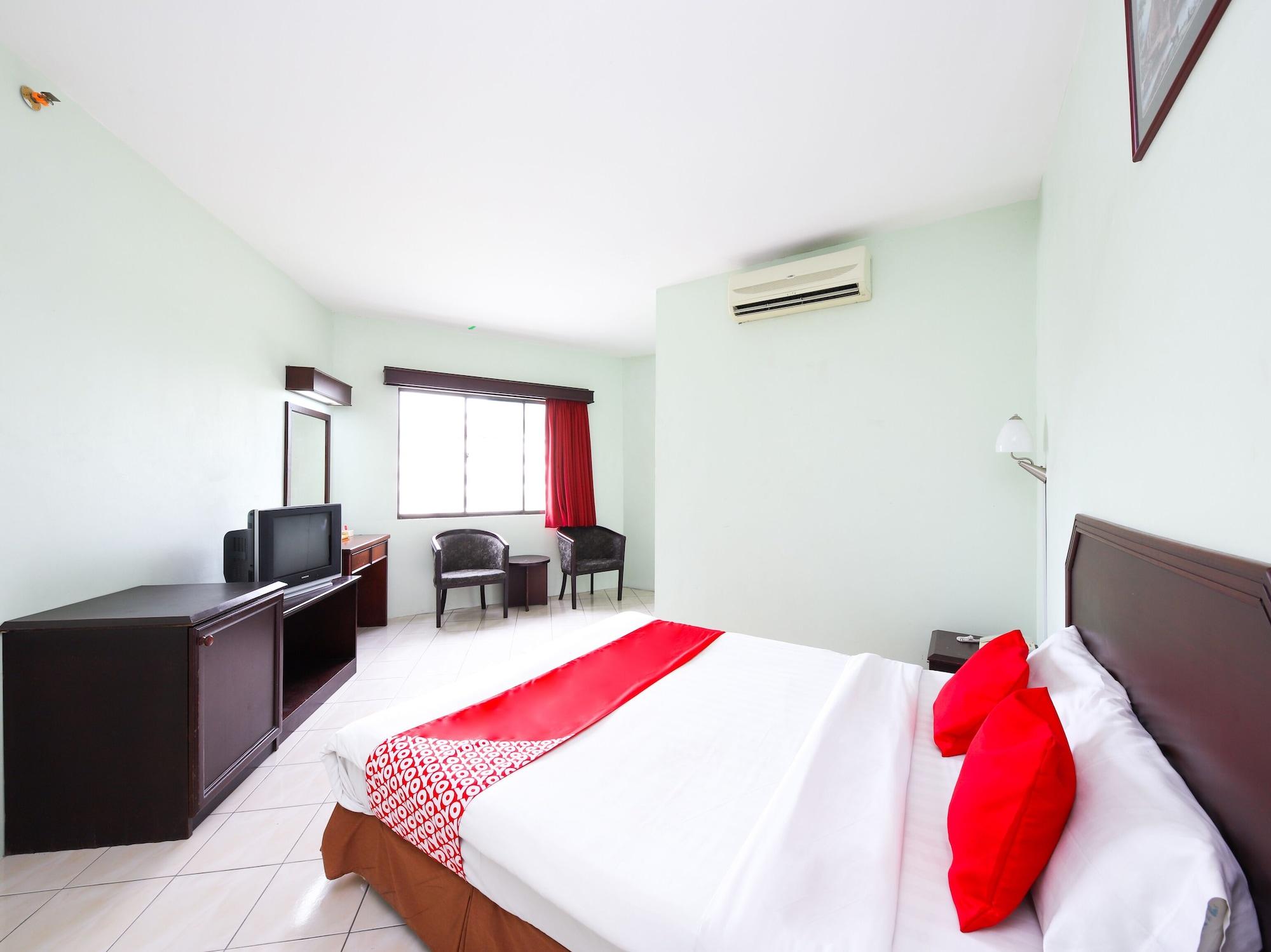 Grand Supreme Hotel Kuching Extérieur photo