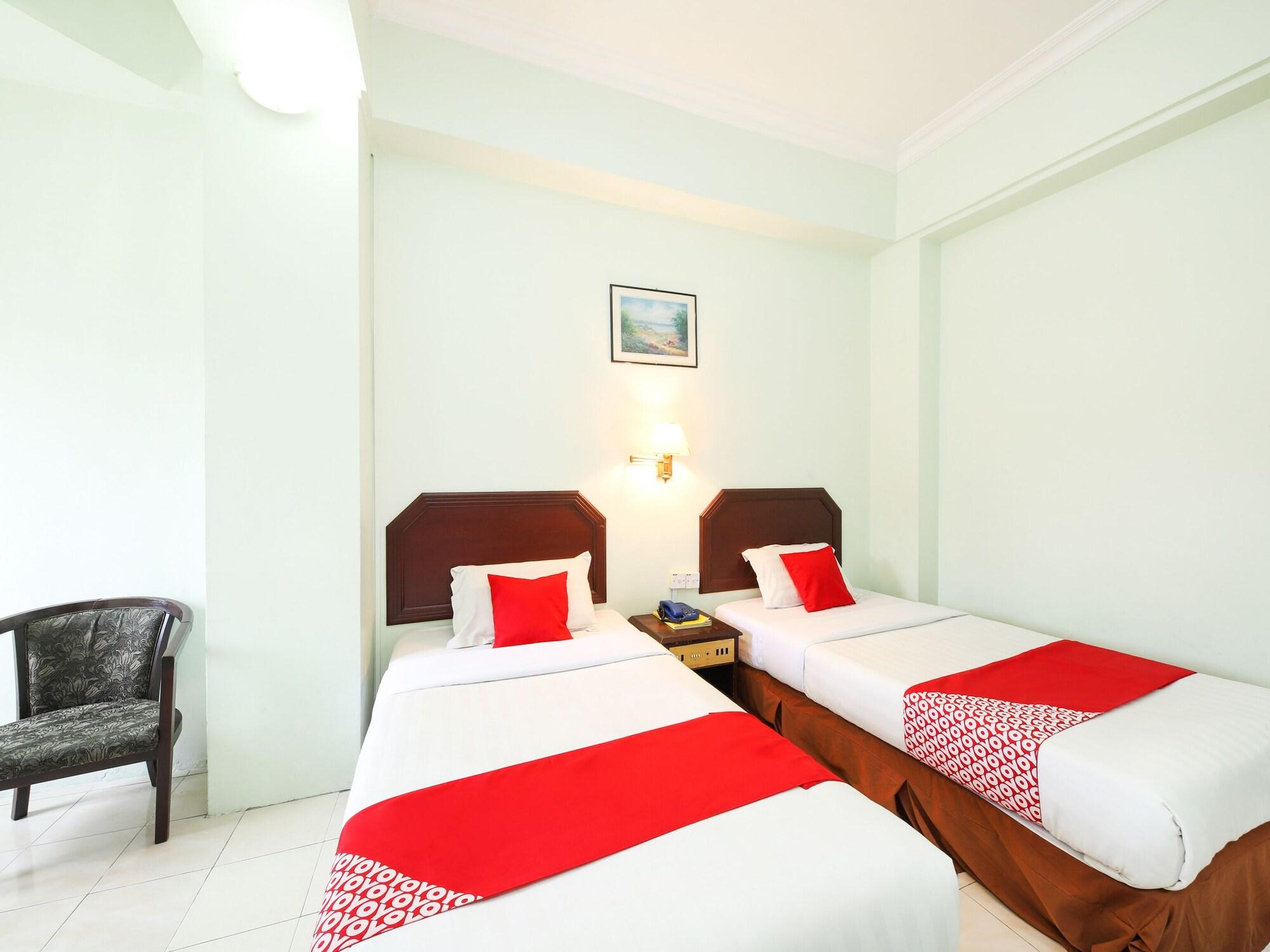 Grand Supreme Hotel Kuching Extérieur photo