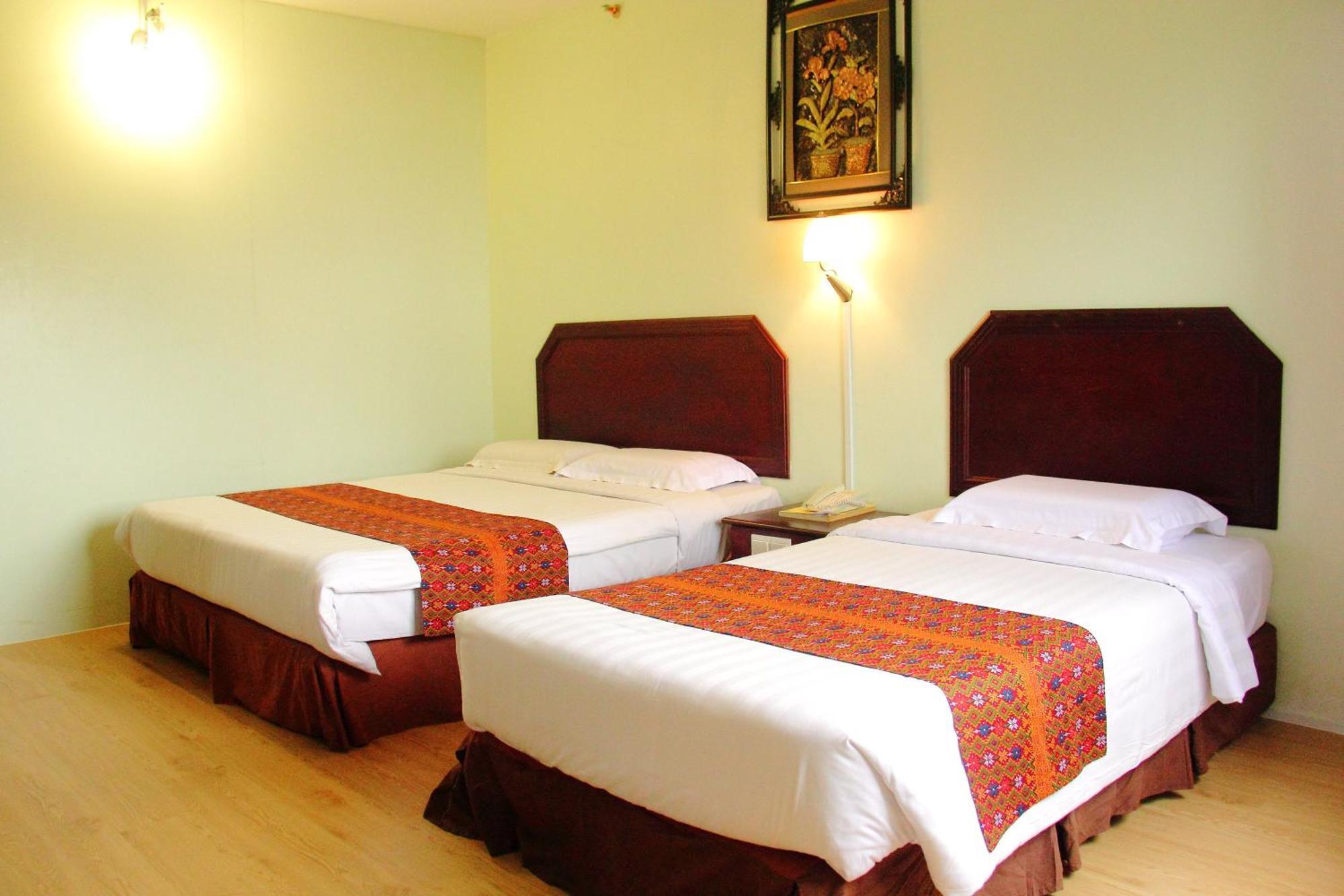 Grand Supreme Hotel Kuching Extérieur photo