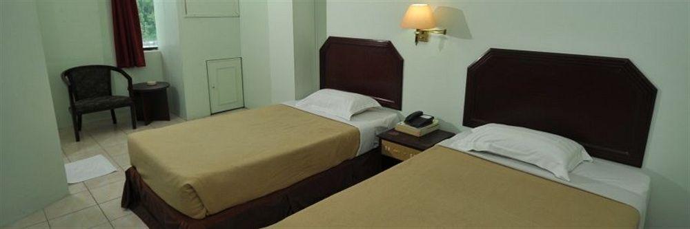 Grand Supreme Hotel Kuching Extérieur photo