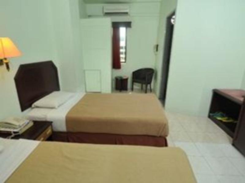 Grand Supreme Hotel Kuching Extérieur photo
