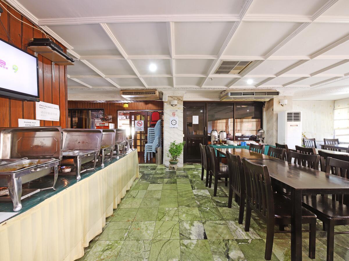 Grand Supreme Hotel Kuching Extérieur photo