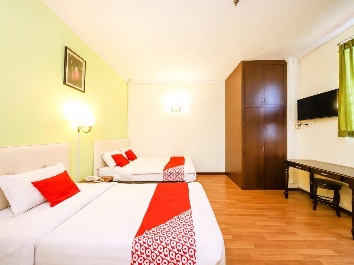 Grand Supreme Hotel Kuching Extérieur photo