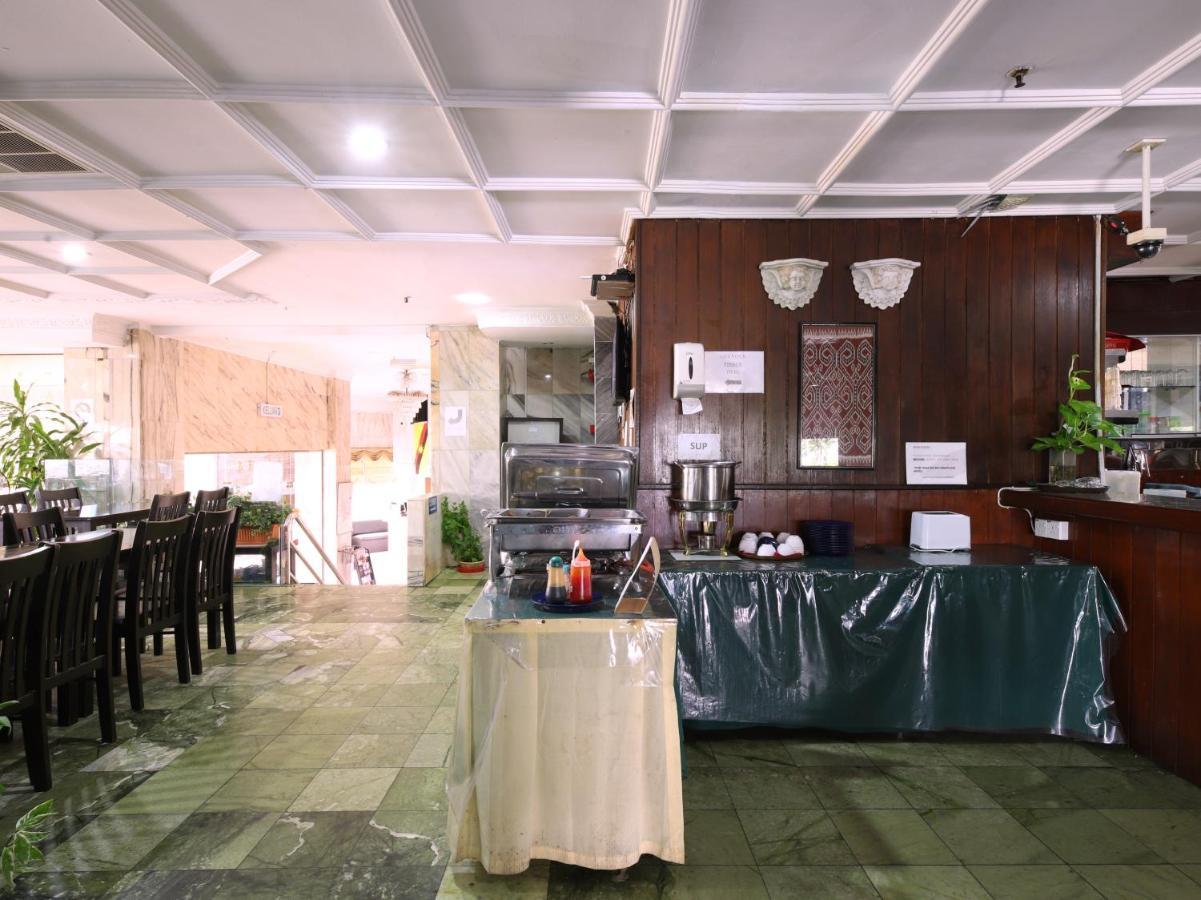 Grand Supreme Hotel Kuching Extérieur photo