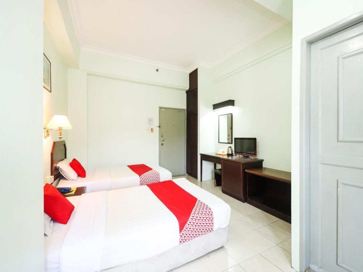 Grand Supreme Hotel Kuching Extérieur photo