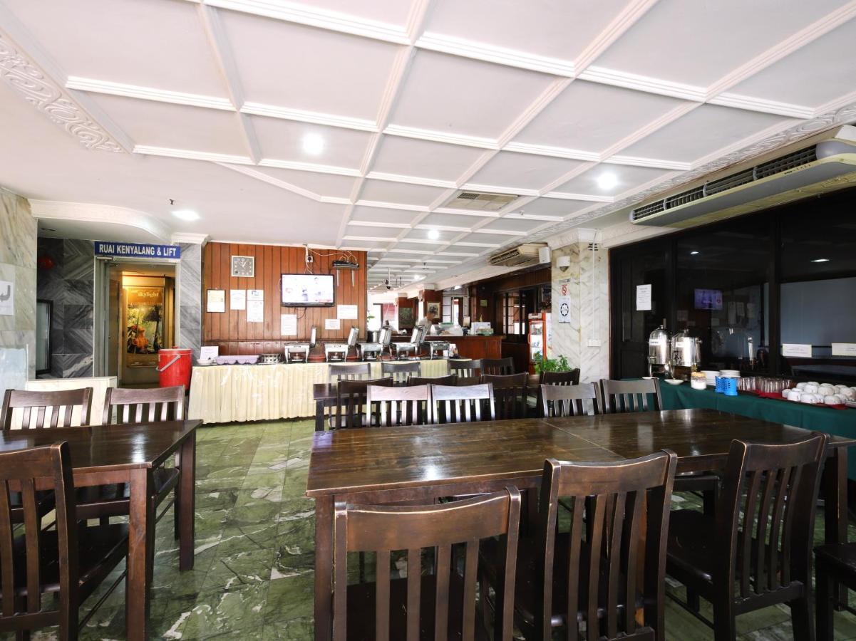 Grand Supreme Hotel Kuching Extérieur photo